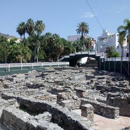 Las Gondolas Y El Mar Almuñécar Kültér fotó
