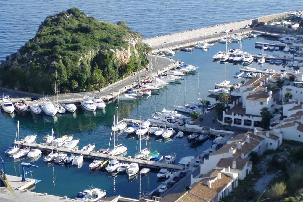 Las Gondolas Y El Mar Almuñécar Kültér fotó
